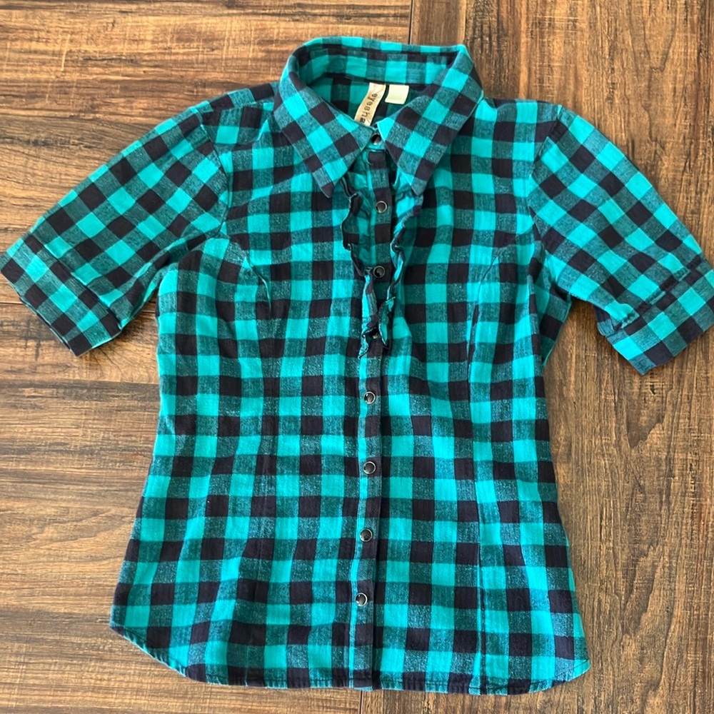 Checkered Button-Down Top - Picture 2 of 8